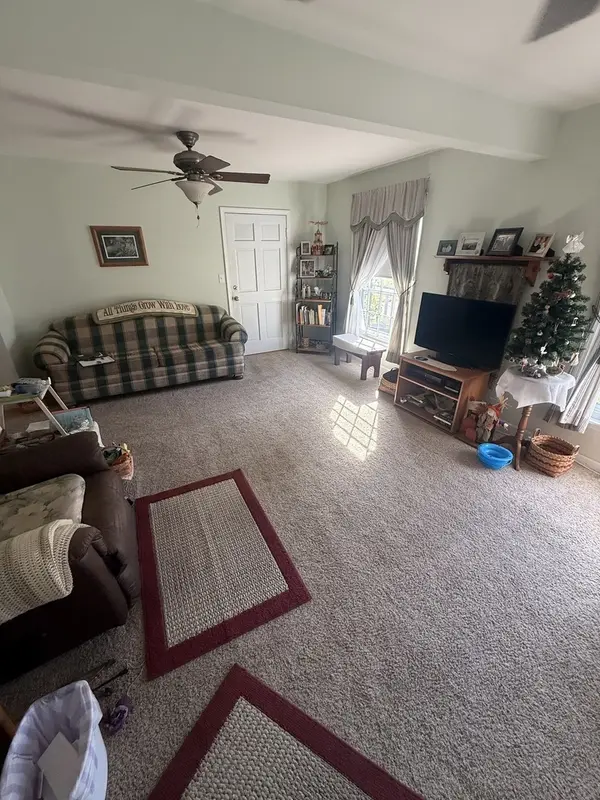920 11th AVE, Clinton, IA 52732