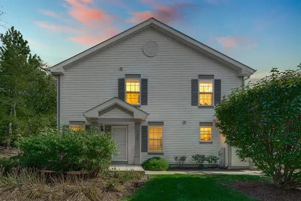 560 Jennifer CIR, Mundelein, IL 60060