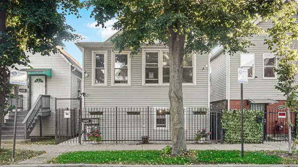 4425 W Carroll AVE, Chicago, IL 60624