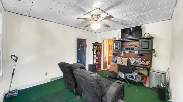 4425 W Carroll AVE, Chicago, IL 60624