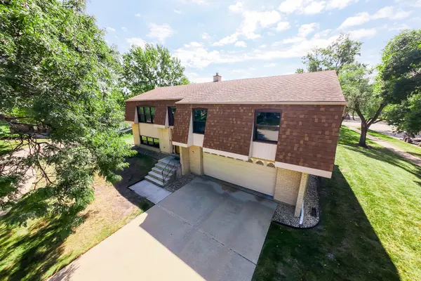 713 N Elm CIR, Itasca, IL 60143
