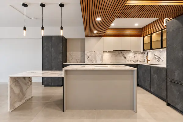 175 E Delaware PL #7612, Chicago, IL 60611