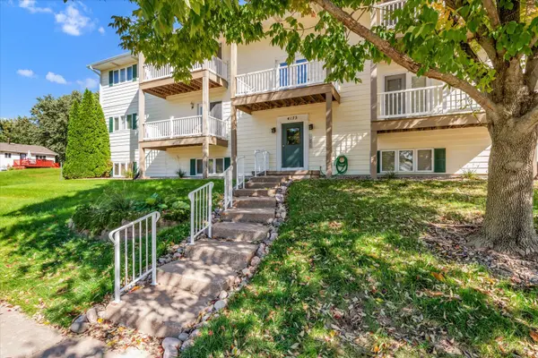 4175 31st ST #1C, Bettendorf, IA 52722