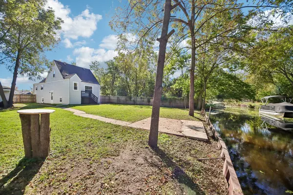 37966 N Nora PL, Spring Grove, IL 60081