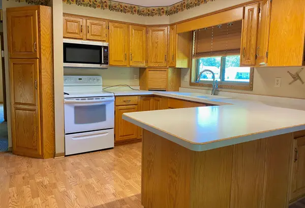 1760 48th AVE NE, Willmar, MN 56201