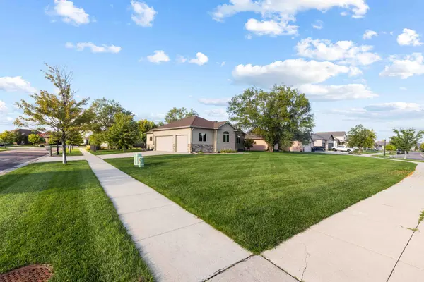 4295 49th AVE S, Fargo, ND 58104