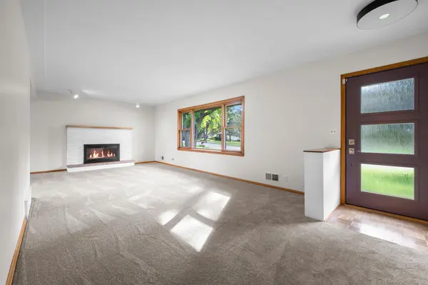 13404 Windyhill RD, Minnetonka, MN 55305