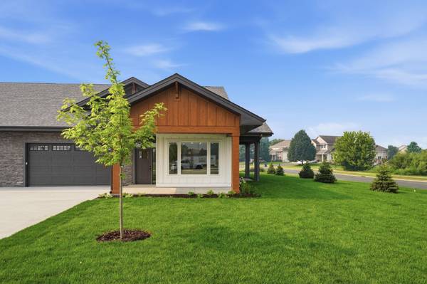 16327 Esprit CT, Lakeville, MN 55044