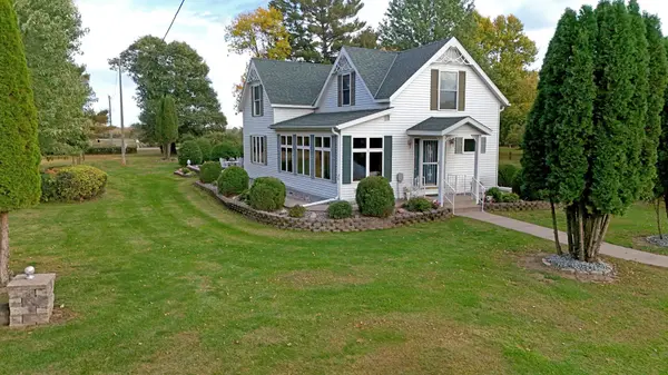 8989 195th AVE NE, Oak Park, MN 56357
