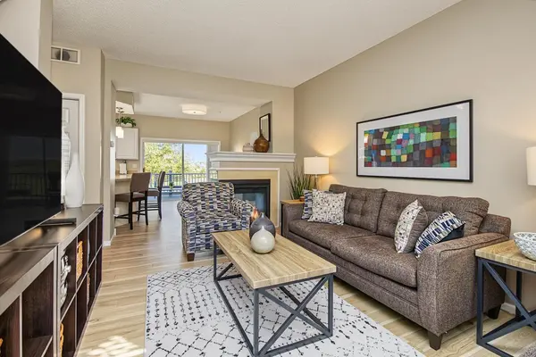 8808 Brunell WAY #402, Inver Grove Heights, MN 55076
