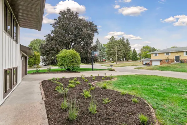 963 Marnie ST S, Maplewood, MN 55119