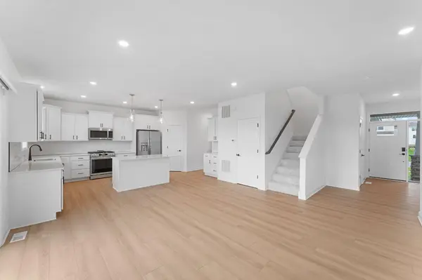 5081 Windlass DR, Woodbury, MN 55129