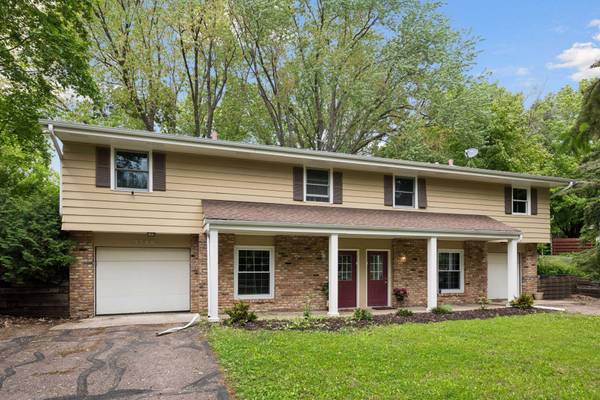 5570 & 5580 Shorewood LN, Excelsior, MN 55331