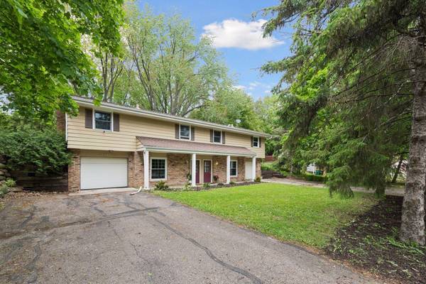 5570 & 5580 Shorewood LN, Excelsior, MN 55331