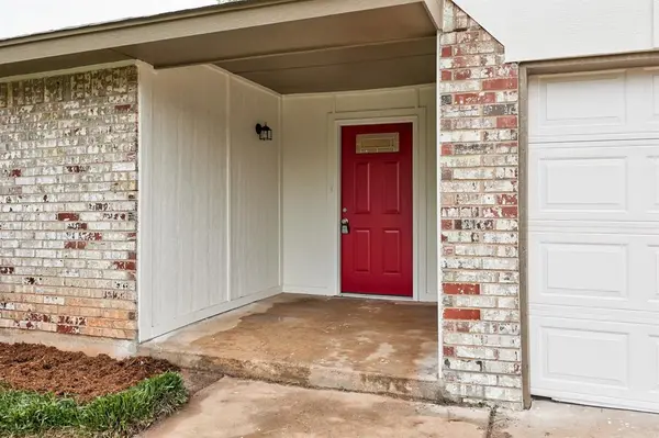 2712 Clover Glen DR, Edmond, OK 73013