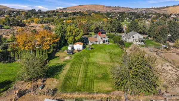 101105 E Vaca Rd, Kennewick, WA 99338