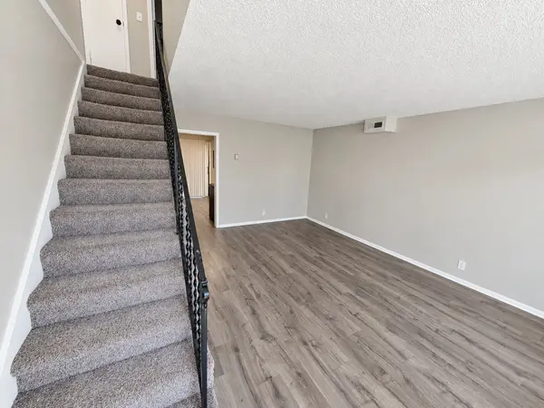 280 Donna Dr #B, Hendersonville, TN 37075