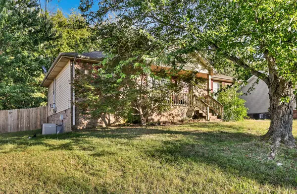 282 Moncrest Dr, Clarksville, TN 37042