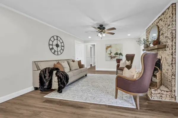 351 Hampshire Dr, Clarksville, TN 37043