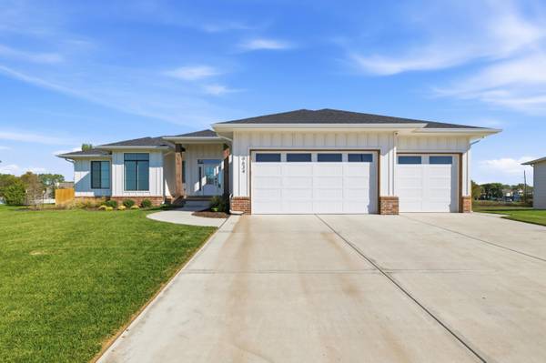 9634 W Cedar Ln, Maize, KS 67101