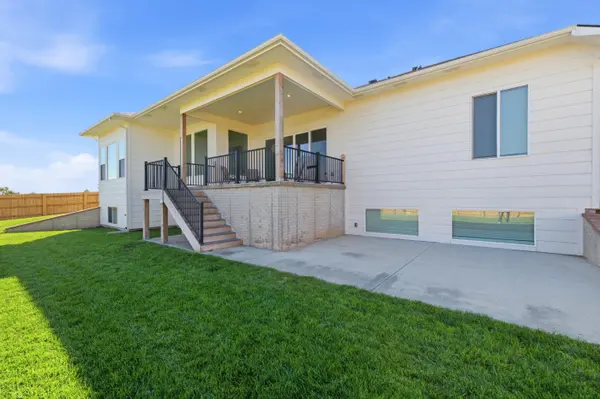9634 W Cedar Ln, Maize, KS 67101