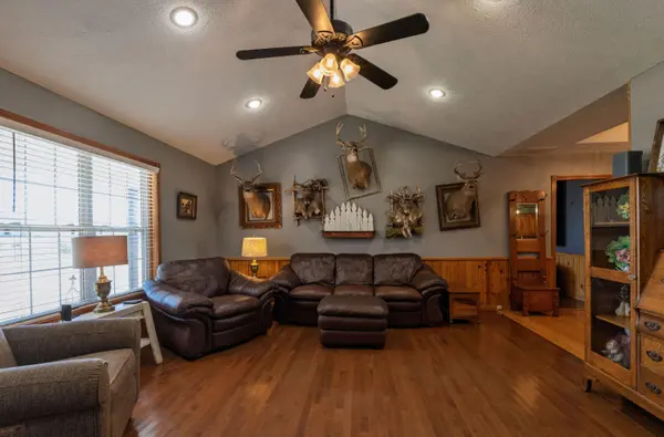 13279 W State Highway 174, Billings, MO 65610