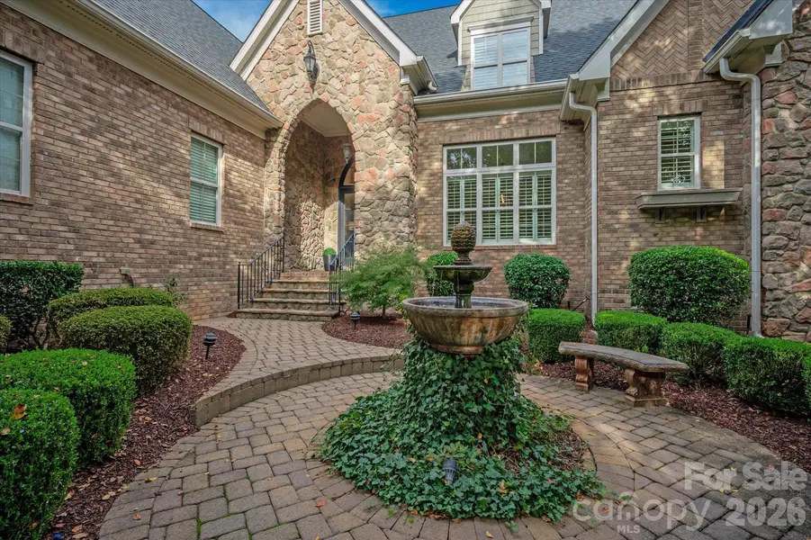 1617 Lookout CIR, Waxhaw, NC 28173