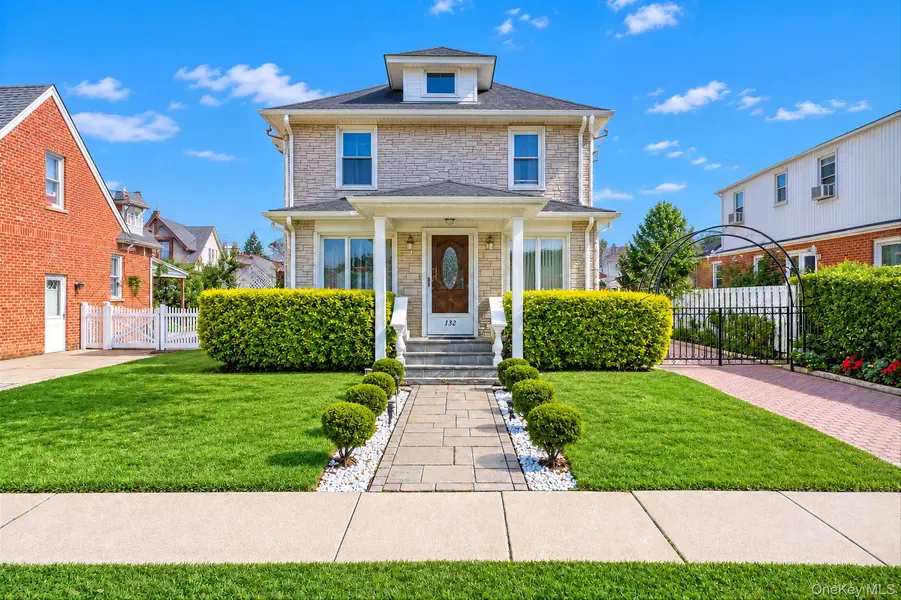 132 Herman BLVD, Franklin Square, NY 11010