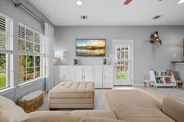 10604 Lake Beach DR, Dripping Springs, TX 78620