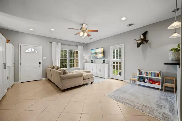 10604 Lake Beach DR, Dripping Springs, TX 78620