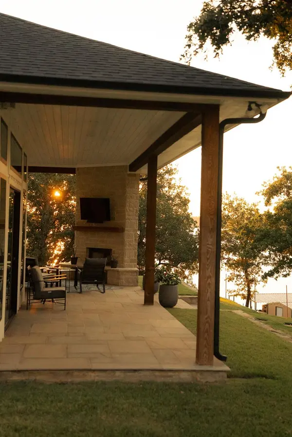 1757 Country Club RD, Bowie, TX 76230
