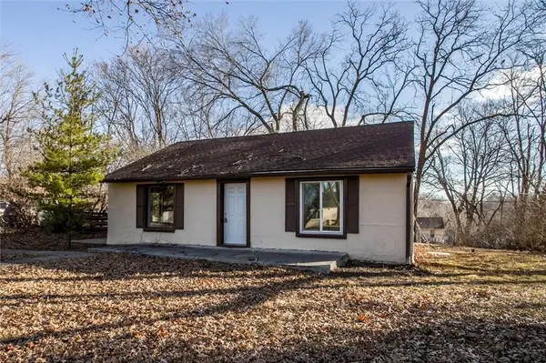 9043 Walnut ST, Kansas City, MO 64114