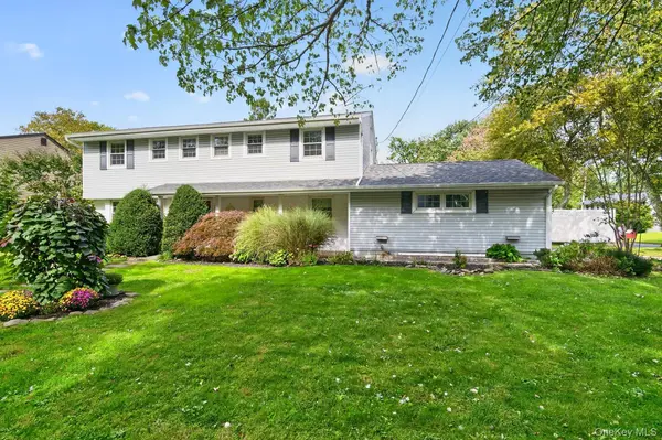 39 Drohan ST, Huntington, NY 11743