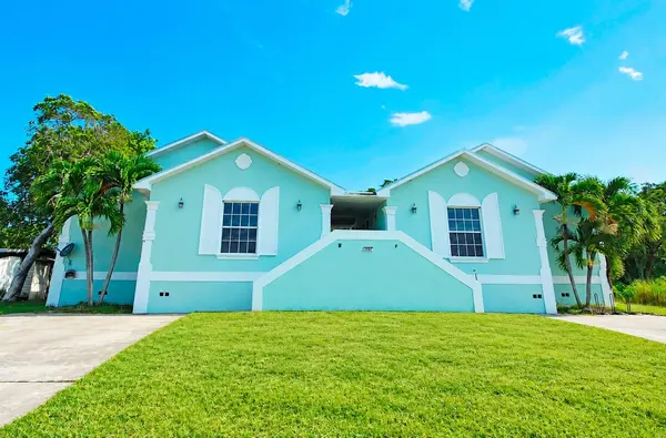 1227 MANGROVE LN, Chokoloskee, FL 34138