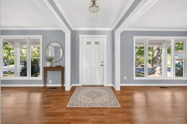 17 Savoy DR, Lake St Louis, MO 63367
