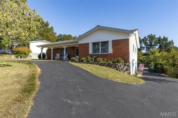 1604 Saint Marys LN, Festus, MO 63028