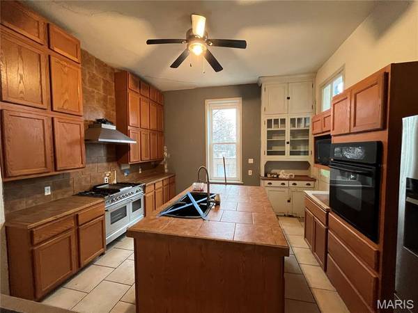 2813 Meramec ST, St Louis, MO 63118