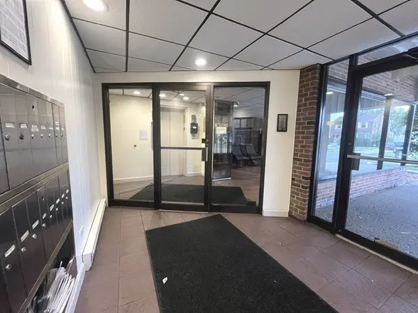 2333 N Neva AVE #410C, Chicago, IL 60707