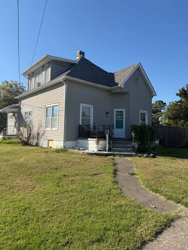 301 N State ST, Christopher, IL 62822