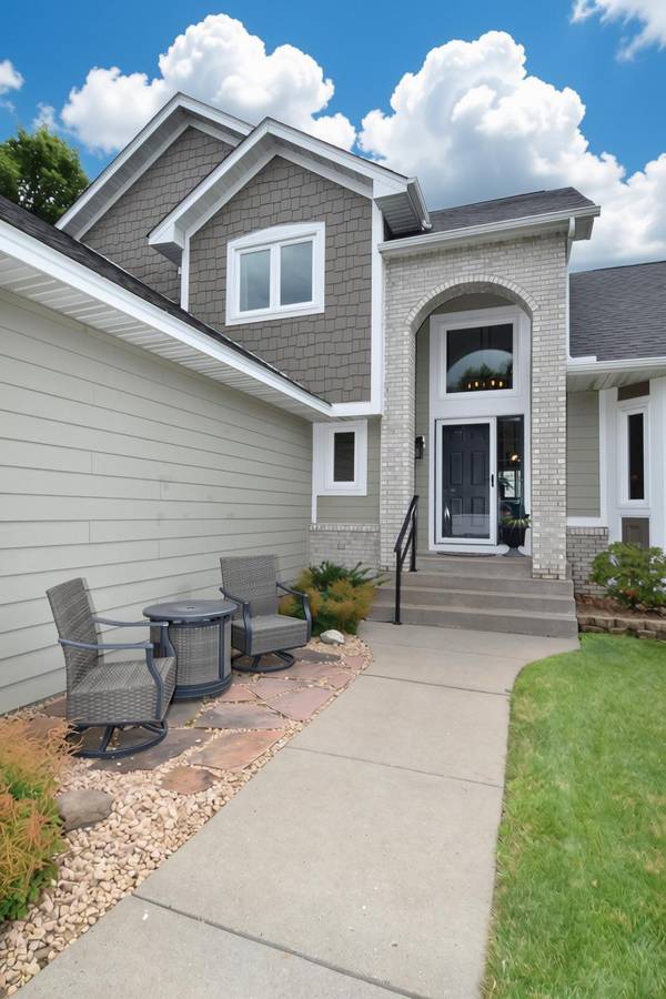 2338 149th AVE NW, Andover, MN 55304