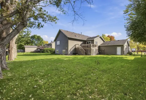 2617 38 1/2 AVE S, Fargo, ND 58104