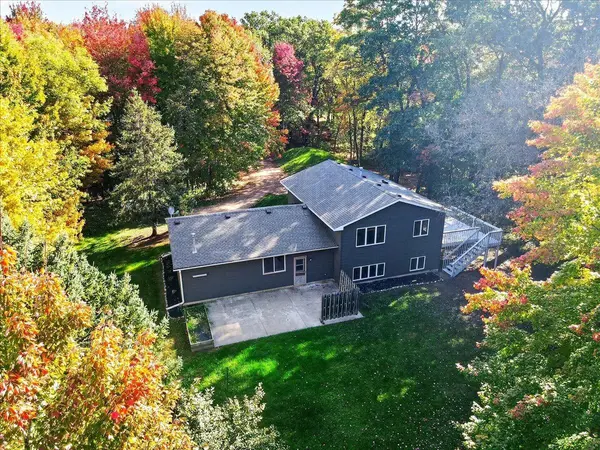 4926 Shady LN, North Branch, MN 55056