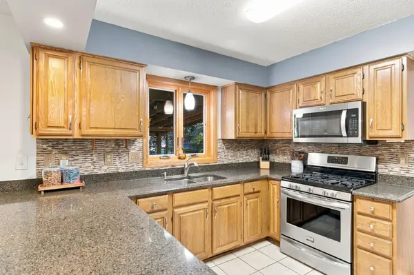 9078 Sierra RD, Woodbury, MN 55125