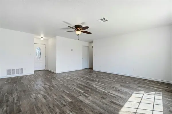 1406 Beth CT, Elk City, OK 73644