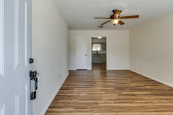 2105 Candy LN, Del City, OK 73115