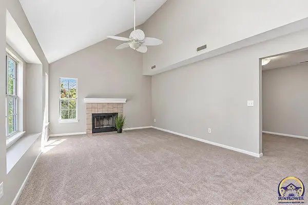 2809 Bluestem Dr, Lawrence, KS 66047