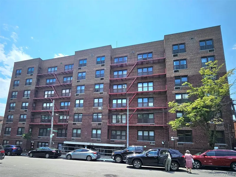 87-70 173rd ST #5P, Jamaica, NY 11432