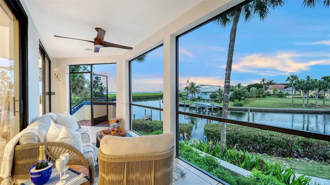 1916 HARBOURSIDE DR #804, Longboat Key, FL 34228