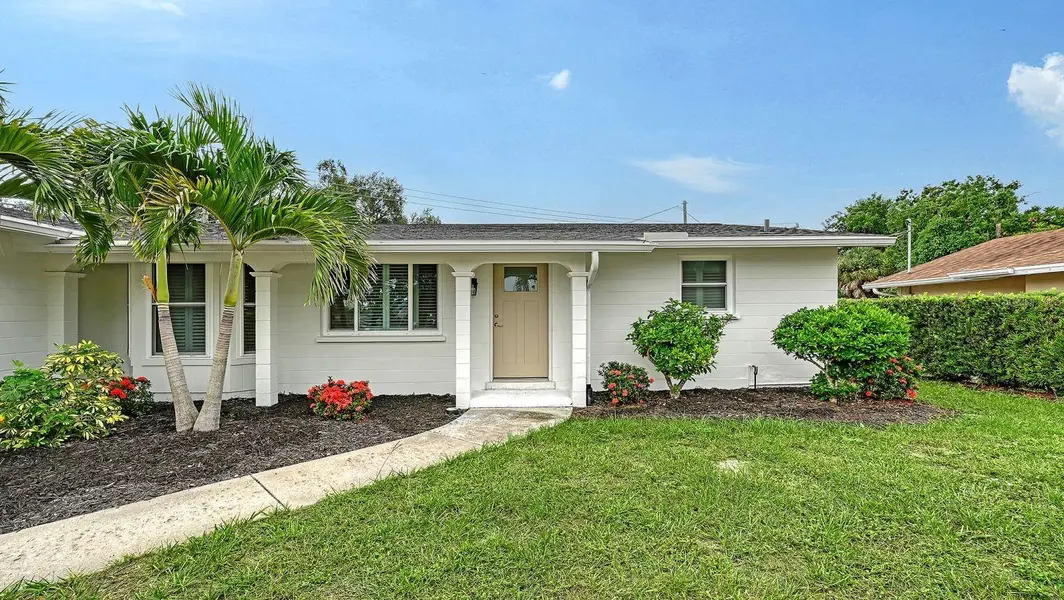2610 REGATTA DR, Sarasota, FL 34231