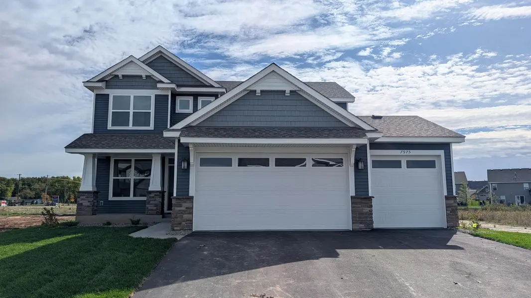 7975 41st ST N, Oakdale, MN 55128